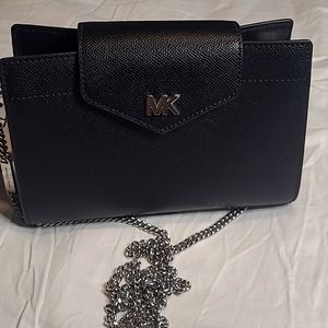 312- Michael Kors Medium Crossbody Clutch NWT Black